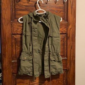 Army green shirt sleeve jacket
